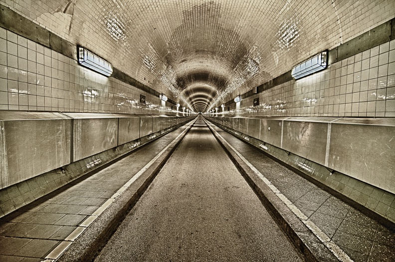 alter_elbtunnel_hamburg_1_20120327_1987497703.jpg